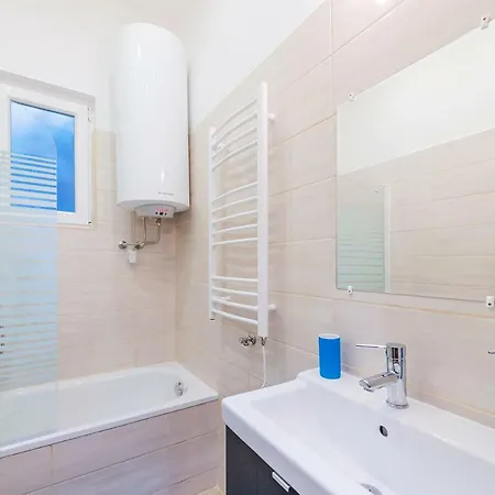 Parking, Ac, 2 Bedroom Design Flat In The Center Budapest Exterior photo